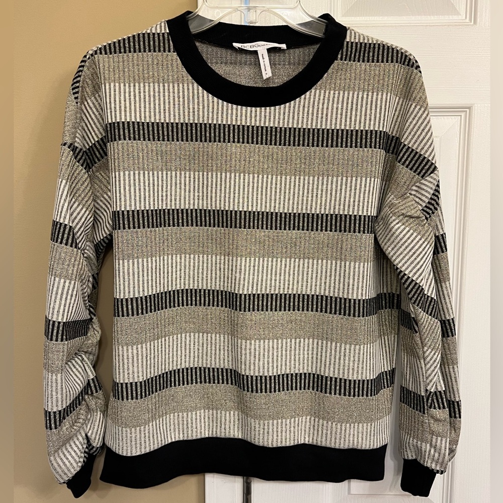 BCBG Generation Size Small sweater, Excellent condition, metallic and cotton